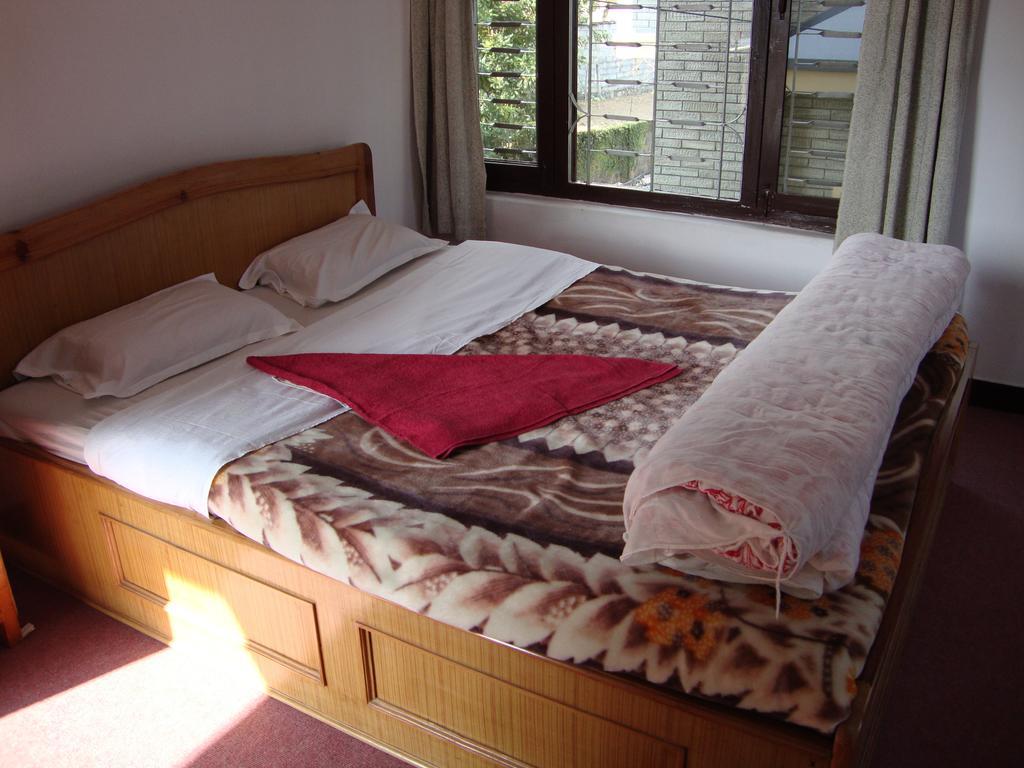 New Summit Guest House Pokhara Bilik gambar