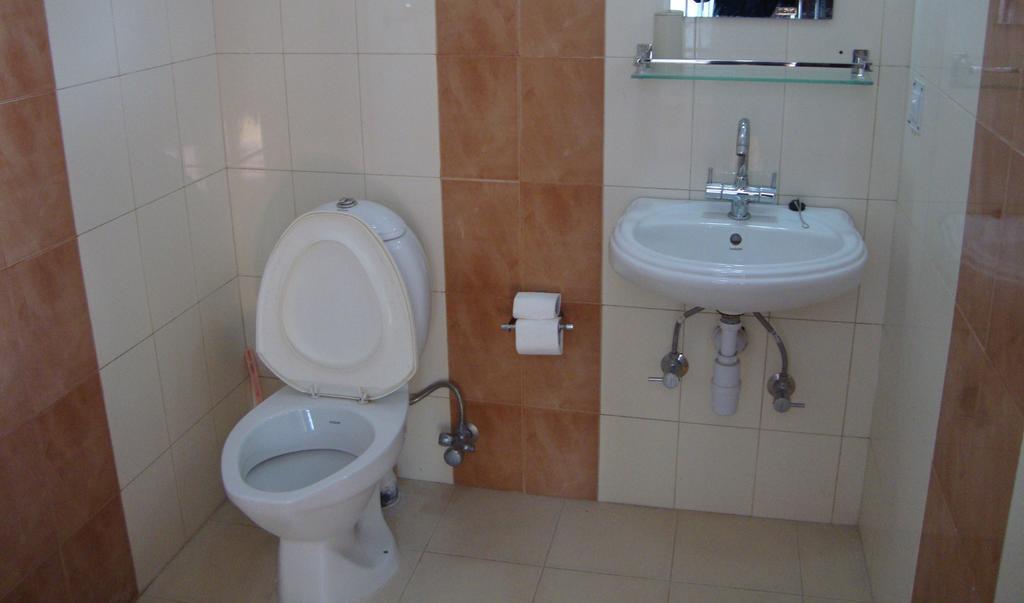 New Summit Guest House Pokhara Bilik gambar